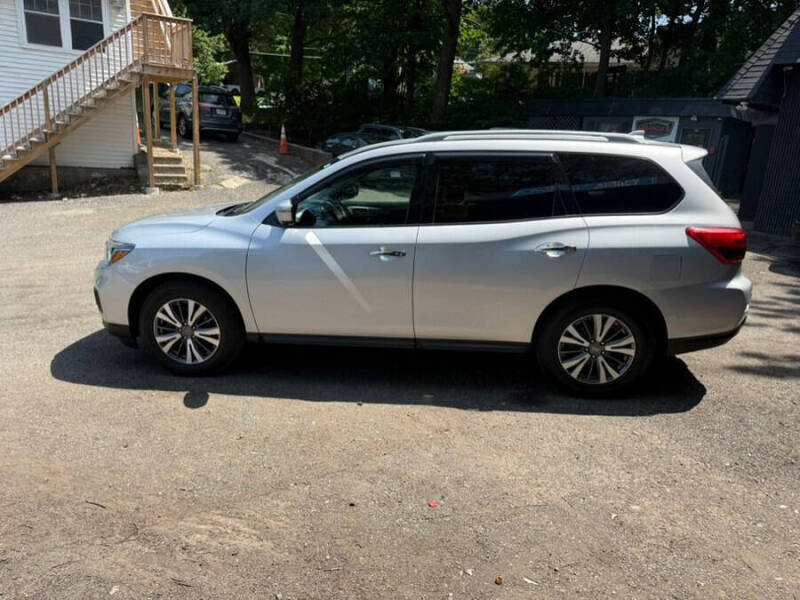 2020 Nissan Pathfinder SL