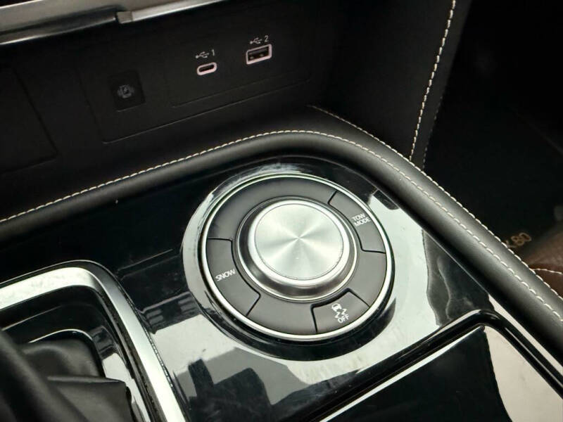 2022 Infiniti QX80 Luxe