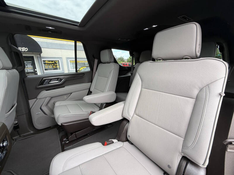 2025 GMC Yukon Elevation