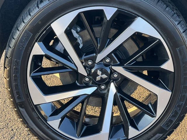 2023 Mitsubishi Outlander SE