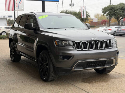 2019 Jeep Grand Cherokee Laredo