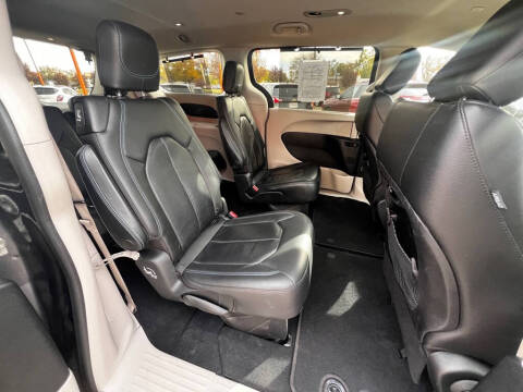 2021 Chrysler Pacifica Touring L