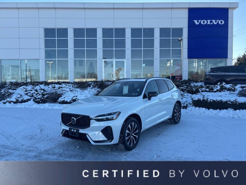 2025 Volvo XC60 B5 Core Dark Theme