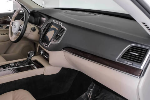 2019 Volvo XC90 T5 Momentum