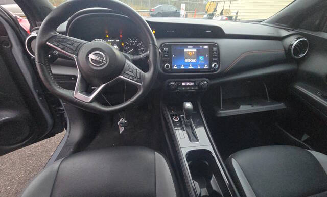 2023 Nissan Kicks SR