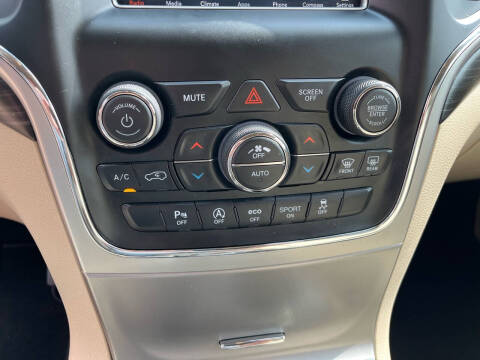 2019 Jeep Grand Cherokee Laredo E