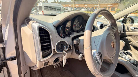 2011 Porsche Cayenne S Hybrid