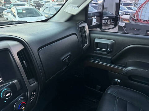 2017 GMC Sierra 2500HD Denali