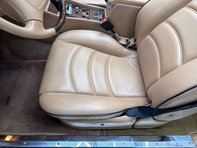 2000 Bentley Azure