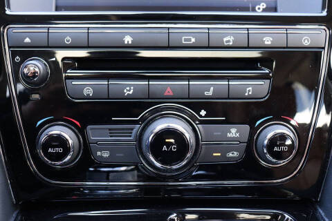 2016 Jaguar XJ R-Sport