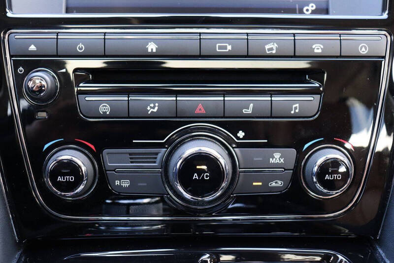 2016 Jaguar XJ R-Sport