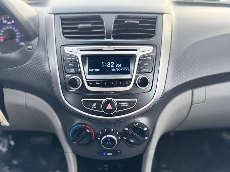 2016 Hyundai Accent SE