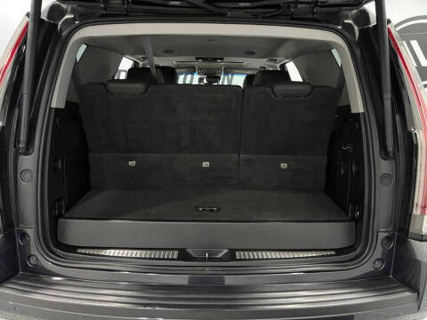 2016 Cadillac Escalade Luxury Collection