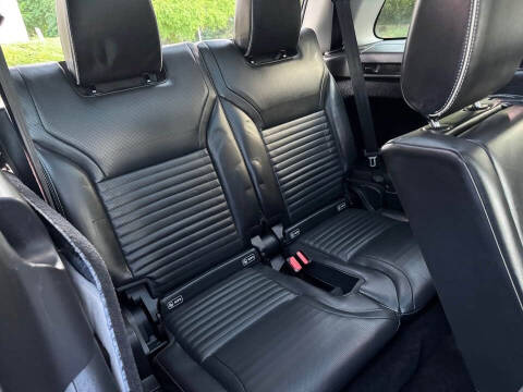 2017 Land Rover Discovery First Edition