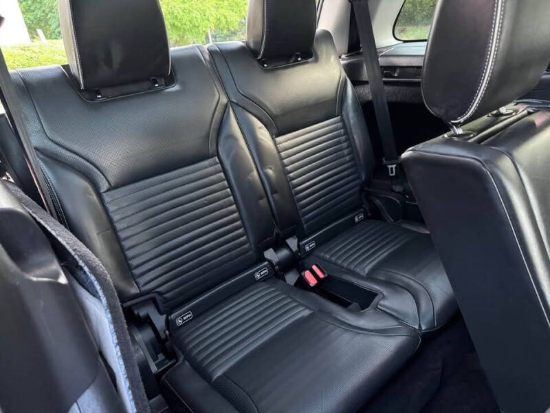 2017 Land Rover Discovery First Edition