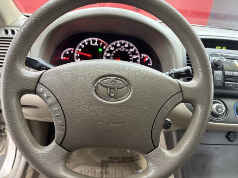 2005 Toyota Camry LE