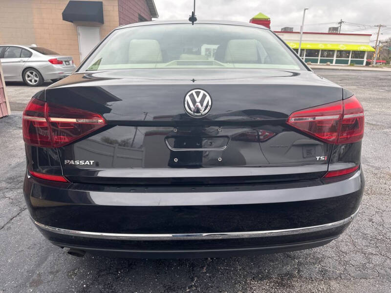 2019 Volkswagen Passat Wolfsburg Edition photo 5