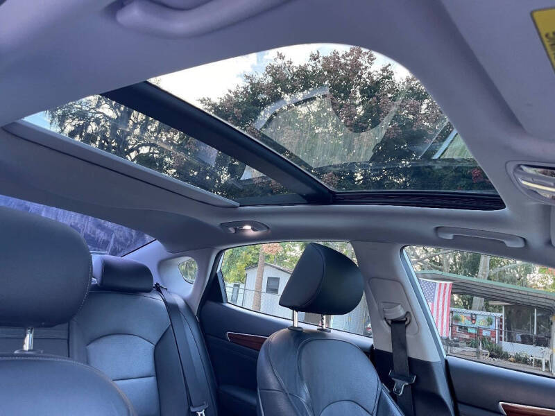 2017 Kia Cadenza Premium