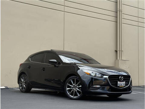 2018 Mazda MAZDA3 Touring