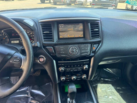 2015 Nissan Pathfinder SV