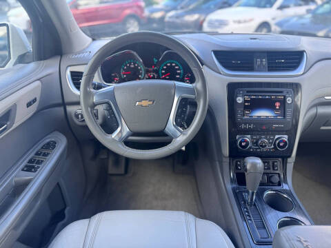 2017 Chevrolet Traverse LT