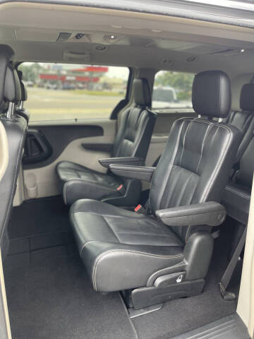 2015 Chrysler Town and Country Touring