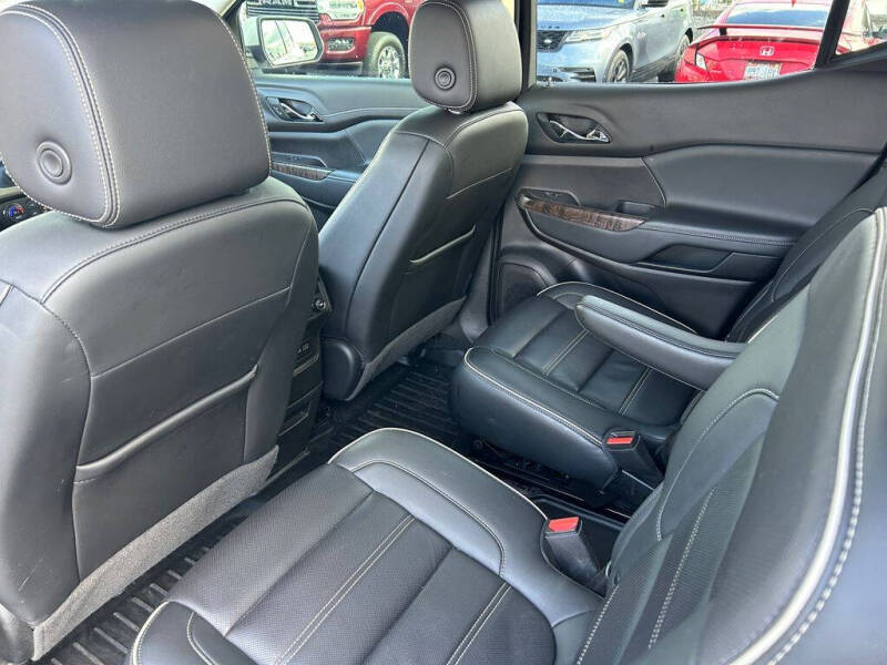 2022 GMC Acadia Denali