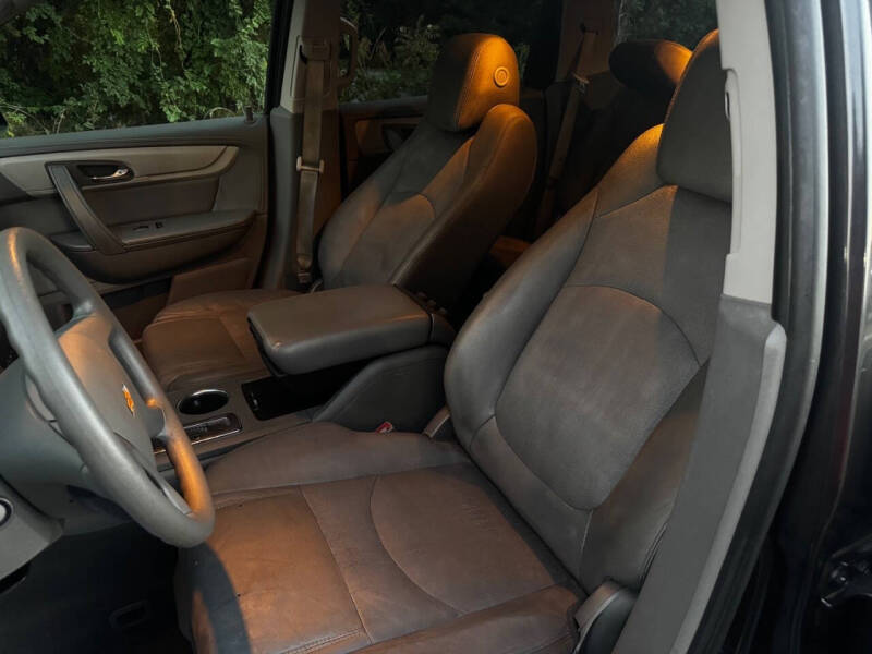 2017 Chevrolet Traverse LS