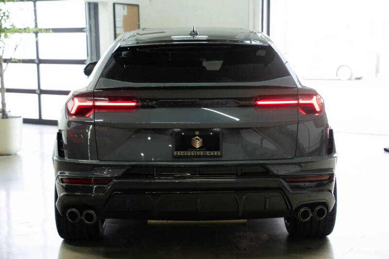 2024 Lamborghini Urus Performante