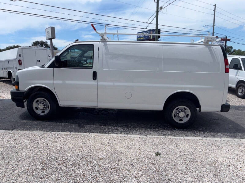 2022 Chevrolet Express 2500