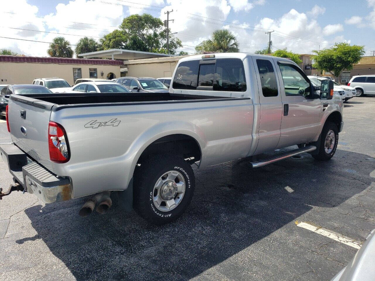 2010 FORD F-250 Pickup - $15,995