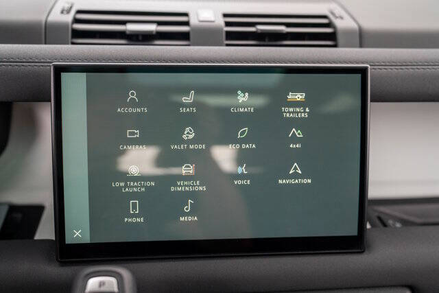 2022 Land Rover Defender 22