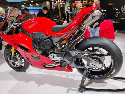 2025 Ducati Panigale V2 for sale at Peninsula Motor Vehicle Group in Oakville NY