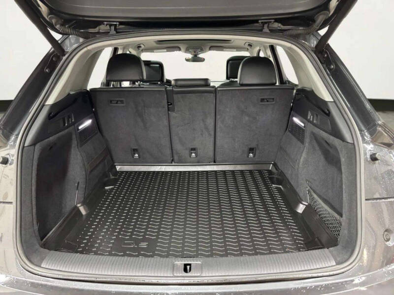 2018 Audi Q5 2.0T quattro Premium Plus