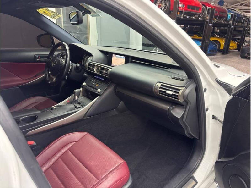 2016 Lexus IS 200t