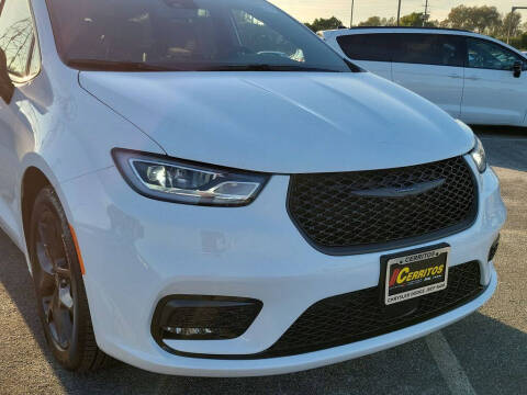 2026 Chrysler Pacifica Select