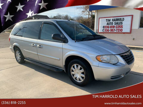 2006 Chrysler Town and Country for sale at Tim Harrold Auto Sales in Wilkesboro NC