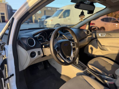 2015 Ford Fiesta SE