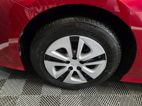 2017 Toyota Prius Three