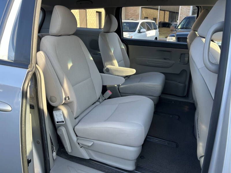2018 Kia Sedona L