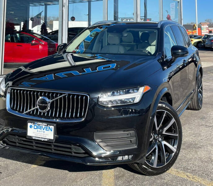 2021 Volvo XC90 T6 Momentum 7-Passenger