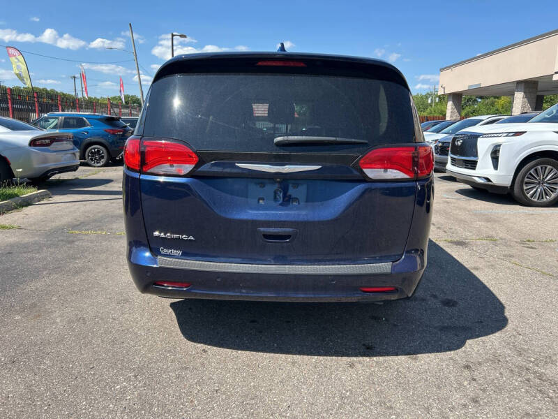 2017 Chrysler Pacifica LX
