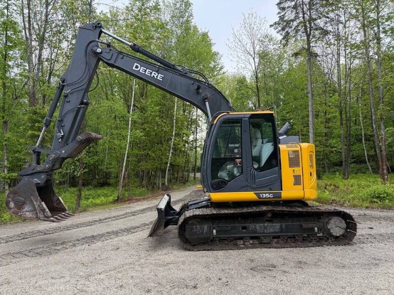 2023 John Deere 135 G Excavator