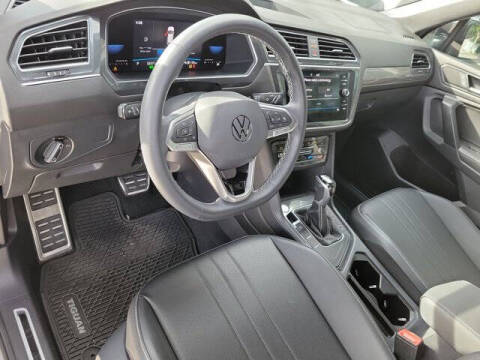 2023 Volkswagen Tiguan SE R-Line Black