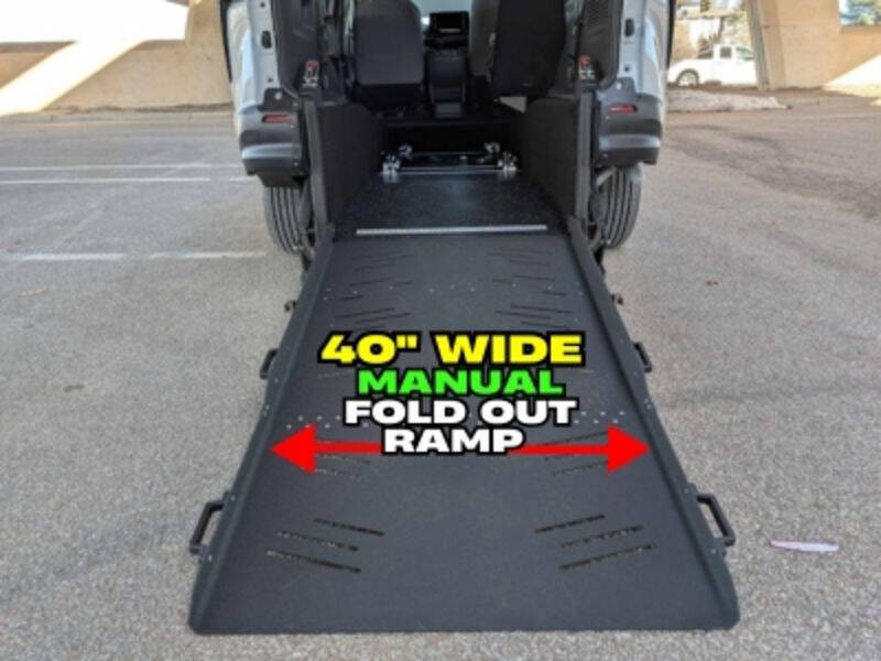 2025 Toyota Sienna LE 8-Passenger