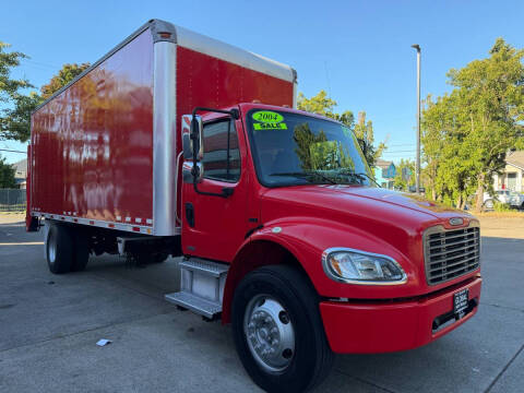 2004 Freightliner M2 106