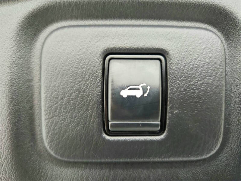 2017 Nissan Pathfinder Platinum