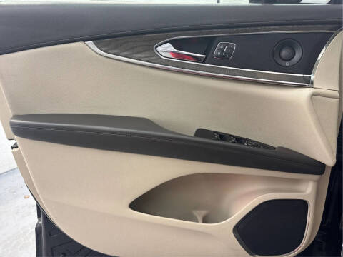 2019 Lincoln Nautilus Reserve