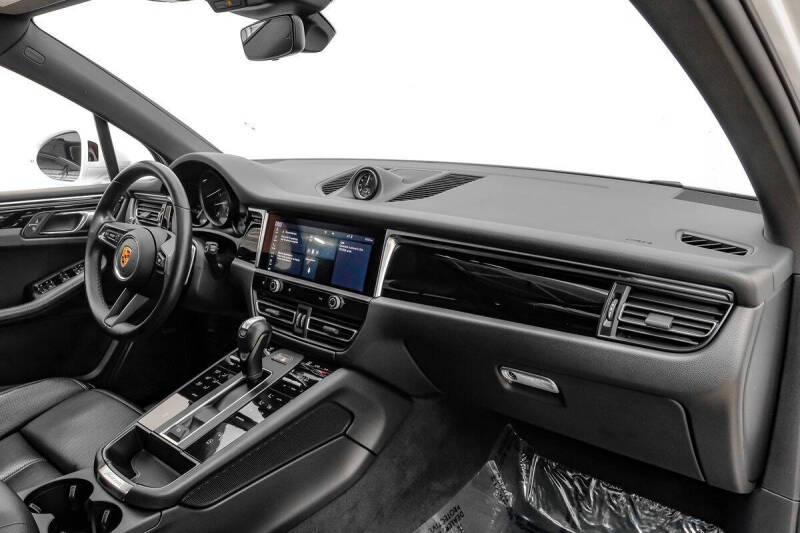 2024 Porsche Macan