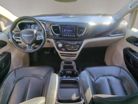 2020 Chrysler Pacifica Hybrid Touring L